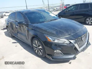 2022 Nissan Altima 2.5 SV with VIN 1N4BL4DV5NN344243, listed as a IAAI auction lot 41827025 with 136,627 mi miles. Bid and sale history available at carsss.com. Image 1.