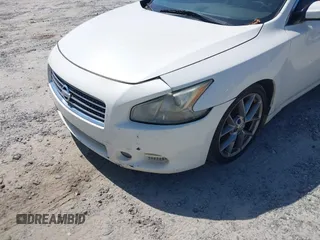 2011 Nissan Maxima SV z VIN 1N4AA5AP6BC859076, wystawiony jako IAAI lot #42250197 z przebiegiem 248 822 mil mil oraz . Historia ofert i sprzedaży dostępna na DreamBid. Obrazek 6.