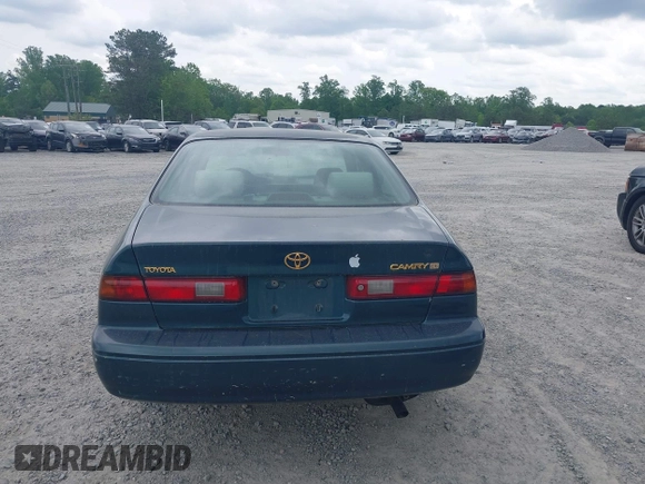 1997 Toyota Camry LE z VIN 4T1BG22K7VU005271, wystawiony jako IAAI lot #42098097 z przebiegiem Nie podano mil oraz . Historia ofert i sprzedaży dostępna na DreamBid. Obrazek 16.