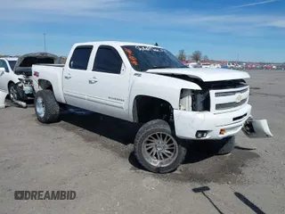 2010 Chevrolet Silverado 1500 LT with VIN 3GCRKSE34AG142638, listed as a IAAI auction lot 41620863 with 330,631 mi miles and . Bid and sale history available at DreamBid. Image 1.