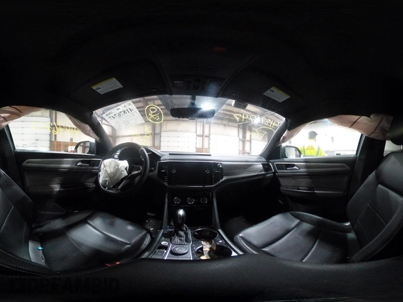 2022 Volkswagen Atlas SE z VIN 1V2KE2CA1NC206765, wystawiony jako IAAI lot #41876747 z przebiegiem 83 304 mil mil oraz . Historia ofert i sprzedaży dostępna na DreamBid. Obrazek 18.