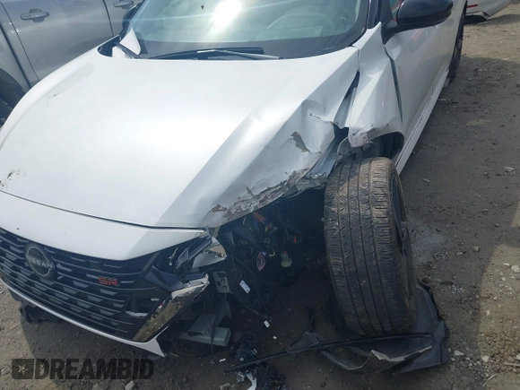 2024 Nissan Sentra SR z VIN 3N1AB8DV8RY256864, wystawiony jako IAAI lot #42127316 z przebiegiem 22 746 mil mil oraz . Historia ofert i sprzedaży dostępna na DreamBid. Obrazek 6.