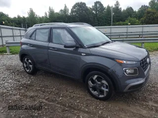 2025 Hyundai Venue SEL with VIN KMHRC8A38SU370321, listed as a Copart auction lot 60707655 with 3,076 mi miles and Clean title. Bid and sale history available at DreamBid. Image 4.