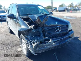 2000 Mercedes-Benz M 320/430/500 z VIN 4JGAB54E5YA172706, wystawiony jako IAAI lot #41652197 z przebiegiem 221 907 mil mil oraz . Historia ofert i sprzedaży dostępna na DreamBid. Obrazek 6.