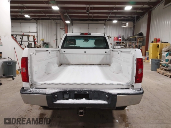2008 Chevrolet Silverado 1500 Work Truck with VIN 1GCEK14C48Z215558, listed as a IAAI auction lot 41947700 with 147,591 mi miles. Bid and sale history available at carsss.com. Image 16.