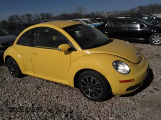 2010 Volkswagen Beetle with VIN 3VWPW3AGXAM018270, listed as a Copart auction lot 48706185 with 157,896 mi miles and Clean title. Bid and sale history available at DreamBid. Image 4.