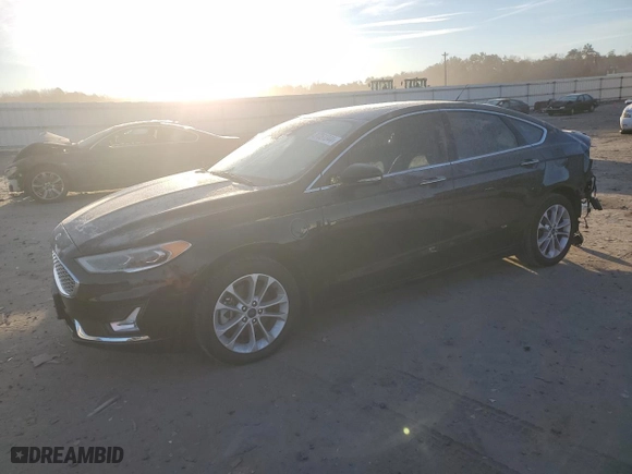 2020 Ford Fusion Plug-In Hybrid Titanium with VIN 3FA6P0SU1LR101192, listed as a Copart auction lot 37051344 with 42,865 mi miles. Bid and sale history available at carsss.com. Image 1.
