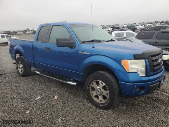 2009 Ford F-150 STX with VIN 1FTRX14W49FA28515, listed as a Copart auction lot 43695085 with 214,124 mi miles and Salvage Title. Bid and sale history available at carsss.com. Image 4.