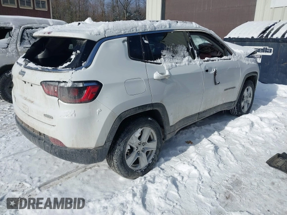 2022 Jeep Compass Altitude with VIN 3C4NJDBB0NT133506, listed as a IAAI auction lot 41540936 with 78,277 mi miles and . Bid and sale history available at carsss.com. Image 4.