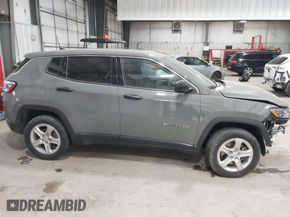 2024 Jeep Compass Sport с VIN 3C4NJDAN8RT580067, выставлен на аукционе IAAI как лот 41589835 с пробегом 29 014 миль миль и . История ставок и продаж доступна на DreamBid. Изображение 13.