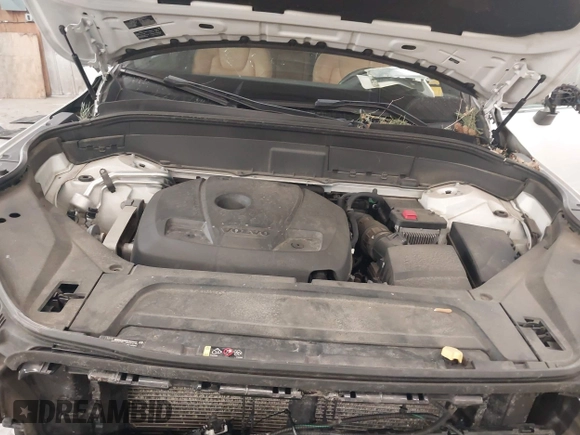 2019 Volvo XC90 Momentum with VIN YV4A22PK3K1452939, listed as a IAAI auction lot 41359960 with 96,973 mi miles. Bid and sale history available at carsss.com. Image 10.