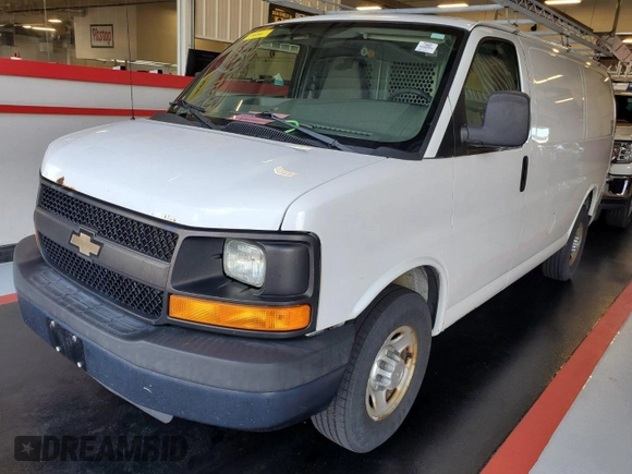 2015 Chevrolet Express Cargo z VIN 1GCWGFCF8F1270086, wystawiony jako IAAI lot #42859122 z przebiegiem 150 490 mil mil oraz . Historia ofert i sprzedaży dostępna na DreamBid. Obrazek 14.