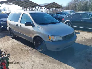 2003 Toyota Sienna LE with VIN 4T3ZF13C03U524122, listed as a IAAI auction lot 41655361 with 216,256 mi miles. Bid and sale history available at carsss.com. Image 1.