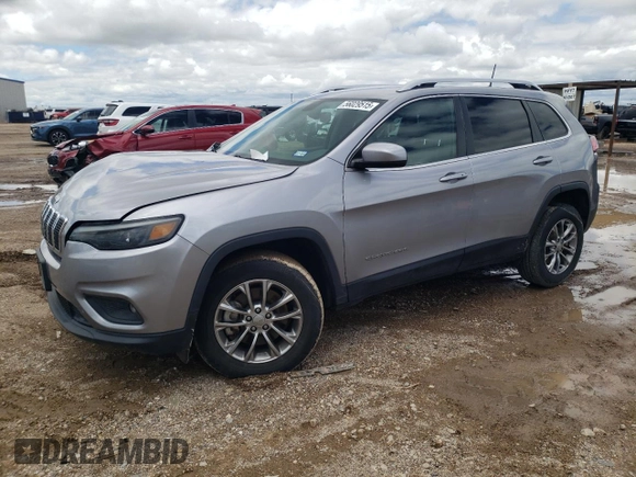 2019 Jeep Cherokee Latitude Plus z VIN 1C4PJMLX5KD331230, wystawiony jako Copart lot #56029515 z przebiegiem 84 912 mil mil oraz Szkoda całkowita • Salvage title. Historia ofert i sprzedaży dostępna na DreamBid. Obrazek 1.