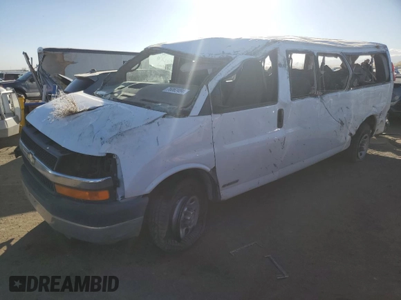 2005 Chevrolet Express Passenger with VIN 1GAHG39U851234497, listed as a Copart auction lot 77631364 with 173,891 mi miles and Salvage title. Bid and sale history available at DreamBid. Image 1.