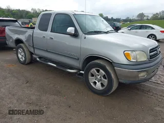 2001 Toyota Tundra SR5 with VIN 5TBRT34131S158553, listed as a IAAI auction lot 41999339 with 256,236 mi miles. Bid and sale history available at carsss.com. Image 1.