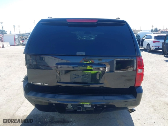 2007 Chevrolet Suburban LT with VIN 3GNFC16J07G243215, listed as a IAAI auction lot 41631673 with 200,990 mi miles. Bid and sale history available at carsss.com. Image 17.