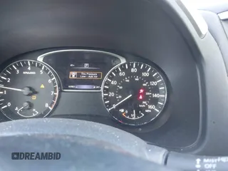 2017 Nissan Pathfinder SV z VIN 5N1DR2MN1HC621133, wystawiony jako IAAI lot #41311239 z przebiegiem 107 851 mil mil oraz . Historia ofert i sprzedaży dostępna na DreamBid. Obrazek 7.