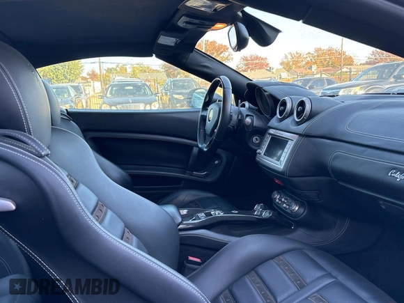 2012 Ferrari California с VIN ZFF65TJA1C0186660, выставлен на аукционе Copart как лот 79966064 с пробегом 18 917 миль миль и Списание • Salvage title. История ставок и продаж доступна на DreamBid. Изображение 5.