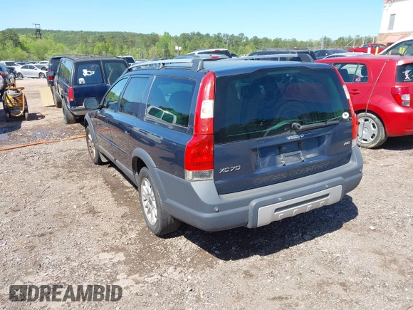 2007 Volvo XC70 with VIN YV4SZ592971264724, listed as a IAAI auction lot 42005126 with 217,280 mi miles. Bid and sale history available at carsss.com. Image 3.