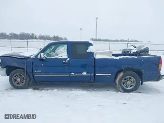 2001 Chevrolet Silverado 1500 LS with VIN 2GCEC19V111308544, listed as a IAAI auction lot 41568621 with 391,412 mi miles. Bid and sale history available at carsss.com. Image 14.