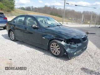 2007 BMW 3 Series 328i z VIN WBAVA37517NE29960, wystawiony jako IAAI lot #41935958 z przebiegiem 228 170 mil mil oraz . Historia ofert i sprzedaży dostępna na DreamBid. Obrazek 1.