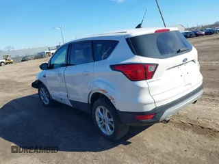 2019 Ford Escape SE with VIN 1FMCU9GD6KUA69877, listed as a IAAI auction lot 41826062 with 41,083 mi miles. Bid and sale history available at carsss.com. Image 3.