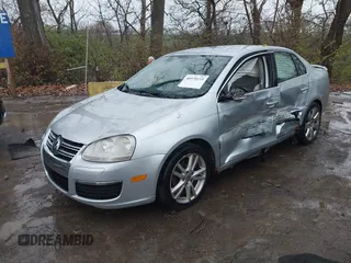 2005 Volkswagen Jetta 2.5L с VIN 3VWRF71K35M637013, выставлен на аукционе IAAI как лот 40970119 с пробегом 214 426 миль миль и . История ставок и продаж доступна на DreamBid. Изображение 2.