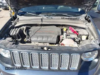 2020 Jeep Renegade Latitude with VIN ZACNJABB4LPL84593, listed as a IAAI auction lot 41645340 with 60,184 mi miles and . Bid and sale history available at DreamBid. Image 10.
