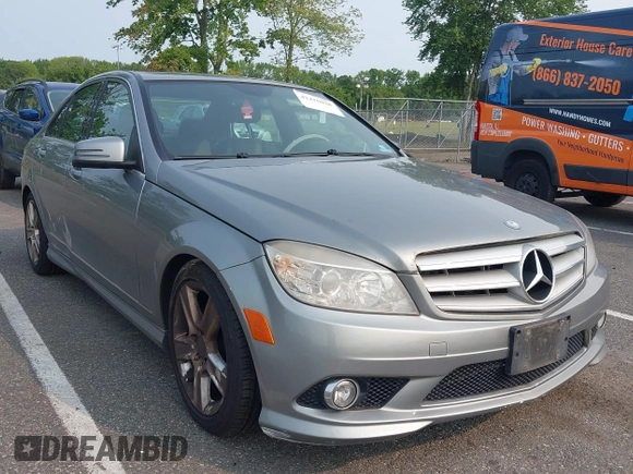 2010 Mercedes-Benz C 300 Sport z VIN WDDGF8BB9AF373987, wystawiony jako IAAI lot #42410038 z przebiegiem 260 691 mil mil oraz . Historia ofert i sprzedaży dostępna na DreamBid. Obrazek 1.