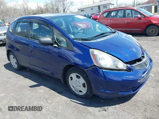 2013 Honda Fit with VIN JHMGE8H38DC047079, listed as a IAAI auction lot 42037073 with 32,794 mi miles. Bid and sale history available at carsss.com. Image 1.