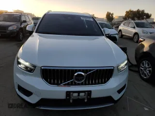 2019 Volvo XC40 Inscription с VIN YV4162UL2K2057274, выставлен на аукционе Copart как лот 89395525 с пробегом 30 540 миль миль и Списание • Salvage title. История ставок и продаж доступна на DreamBid. Изображение 5.
