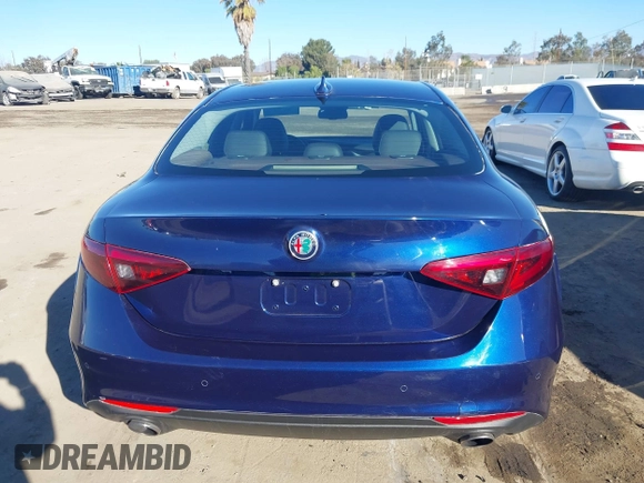 2018 Alfa Romeo Giulia with VIN ZARFAEBN1J7592164, listed as a IAAI auction lot 41411043 with 26,943 mi miles. Bid and sale history available at carsss.com. Image 15.