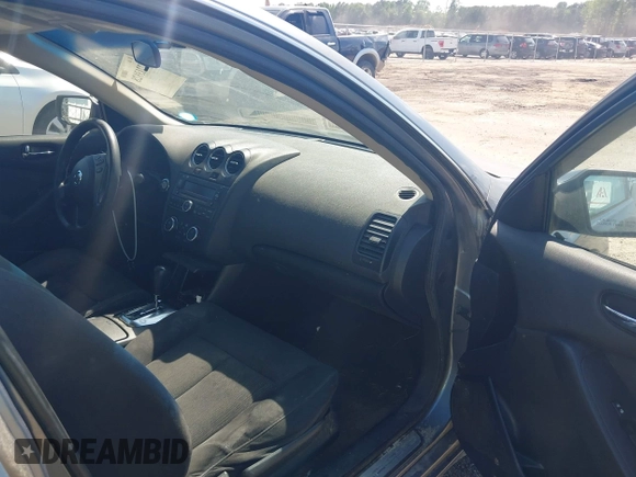 2011 Nissan Altima S with VIN 1N4AL2AP1BN510758, listed as a IAAI auction lot 42213928 with 195,395 mi miles and . Bid and sale history available at carsss.com. Image 5.