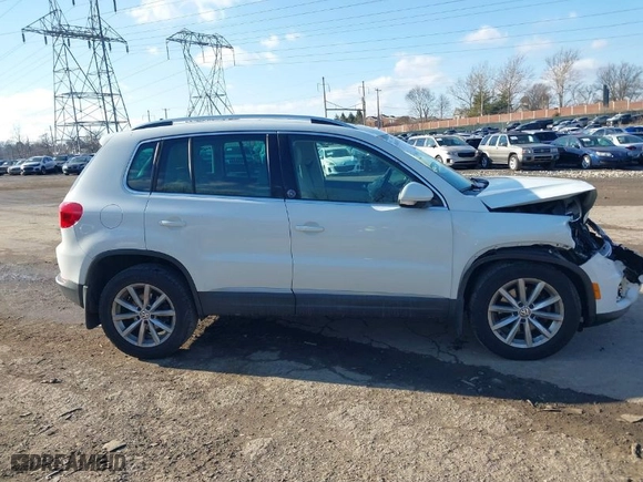 2017 Volkswagen Tiguan Wolfsburg Edition with VIN WVGSV7AX3HW509132, listed as a IAAI auction lot 41545338 with 81,369 mi miles. Bid and sale history available at carsss.com. Image 14.