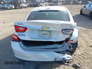 2018 Chevrolet Malibu LT with VIN 1G1ZD5ST8JF207503, listed as a IAAI auction lot 41955086 with 88,327 mi miles and . Bid and sale history available at carsss.com. Image 6.