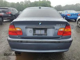 2005 BMW 3 Series 325xi with VIN WBAEU33455PF63005, listed as a Copart auction lot 60960985 with 188,733 mi miles and Salvage title. Bid and sale history available at DreamBid. Image 6.