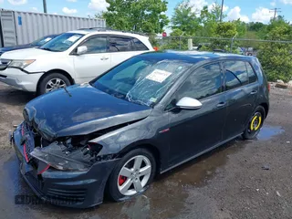 2017 Volkswagen GTI S z VIN 3VW4T7AU7HM068899, wystawiony jako IAAI lot #42194733 z przebiegiem 67 396 mil mil oraz . Historia ofert i sprzedaży dostępna na DreamBid. Obrazek 2.