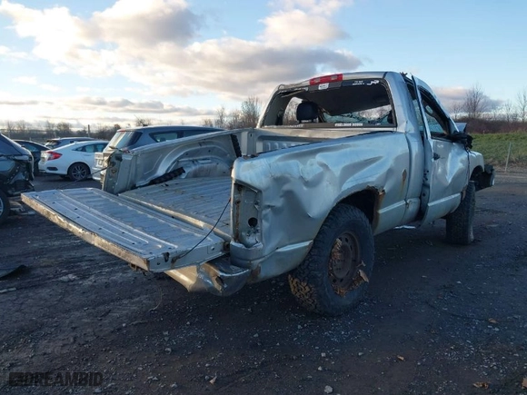 2005 Dodge Ram 1500 SLT with VIN 1D7HU16N15J651807, listed as a IAAI auction lot 41070386 with 225,656 mi miles. Bid and sale history available at carsss.com. Image 4.