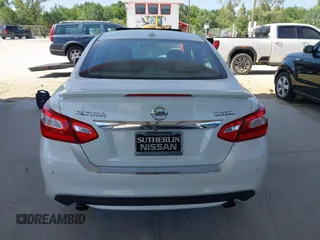 2016 Nissan Altima SL z VIN 1N4BL3AP0GC164425, wystawiony jako IAAI lot #42175694 z przebiegiem 106 255 mil mil oraz . Historia ofert i sprzedaży dostępna na DreamBid. Obrazek 16.