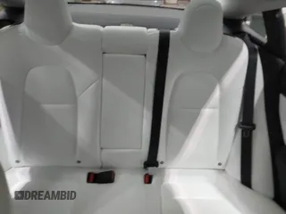 2020 Tesla Model 3 Performance z VIN 5YJ3E1EC7LF641885, wystawiony jako IAAI lot #41372794 z przebiegiem Nie podano mil oraz . Historia ofert i sprzedaży dostępna na DreamBid. Obrazek 8.