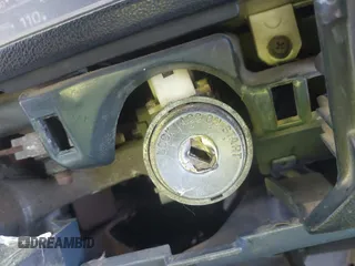1994 Toyota Pickup z VIN 4TARN81A2RZ306507, wystawiony jako IAAI lot #41834087 z przebiegiem 164 855 mil mil oraz . Historia ofert i sprzedaży dostępna na DreamBid. Obrazek 6.