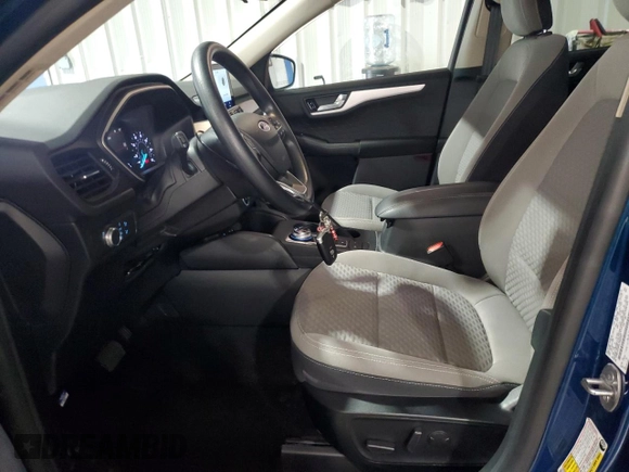 2020 Ford Escape SE z VIN 1FMCU0G69LUB80597, wystawiony jako Copart lot #60871915 z przebiegiem 74 291 mil mil oraz Czysty tytuł • Clean title. Historia ofert i sprzedaży dostępna na DreamBid. Obrazek 7.
