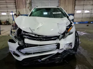 2020 Chevrolet Trax LT with VIN 3GNCJLSB7LL207090, listed as a Copart auction lot 49272635 with 82,406 mi miles and Clean Title. Bid and sale history available at DreamBid. Image 5.