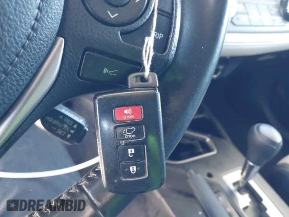 2018 Toyota RAV4 XLE с VIN JTMWFREV5JJ741922, выставлен на аукционе IAAI как лот 41889199 с пробегом 80 442 миль миль и . История ставок и продаж доступна на DreamBid. Изображение 11.