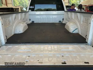 2019 Ford F-250 XL z VIN 1FT7X2B63KEC14817, wystawiony jako IAAI lot #42639323 z przebiegiem 173 427 mil mil oraz . Historia ofert i sprzedaży dostępna na DreamBid. Obrazek 30.
