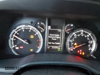 2023 Toyota 4Runner TRD Pro z VIN JTELU5JRXP6142113, wystawiony jako Copart lot #48787545 z przebiegiem 31 379 mil mil oraz Szkoda całkowita • Salvage title. Historia ofert i sprzedaży dostępna na DreamBid. Obrazek 9.