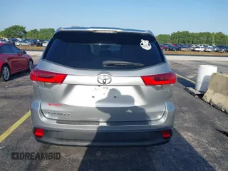 2018 Toyota Highlander LE with VIN 5TDZARFH7JS040614, listed as a IAAI auction lot 41922010 with 74,473 mi miles and . Bid and sale history available at DreamBid. Image 16.