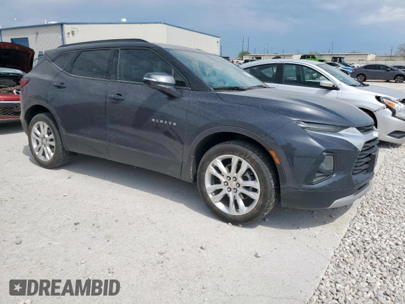 2021 Chevrolet Blazer LT z VIN 3GNKBJR45MS520568, wystawiony jako Copart lot #50696095 z przebiegiem 43 676 mil mil oraz Szkoda całkowita • Salvage title. Historia ofert i sprzedaży dostępna na DreamBid. Obrazek 4.