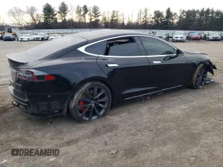 2020 Tesla Model S Performance with VIN 5YJSA1E46LF371225, listed as a Copart auction lot 86271744 with 20,045 mi miles and Salvage title. Bid and sale history available at DreamBid. Image 3.